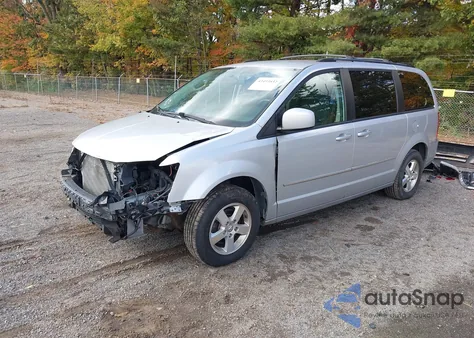 2010 Dodge Grand Caravan Sxt z USA, uszkodzony, nr VIN 2D4RN5D11AR107738